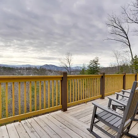 Close To Hiking Hot Tub Haven In Sevierville!